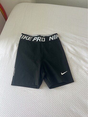 nike tayt