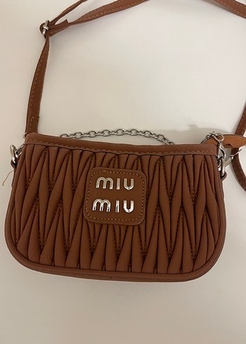Miu Miu Zincir Detaylı Kahverengi Deri Çanta
