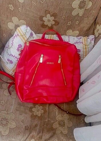 Guess Küçük el ve sırt çantası 