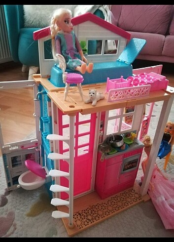  Beden Renk Barbie evi set halinde