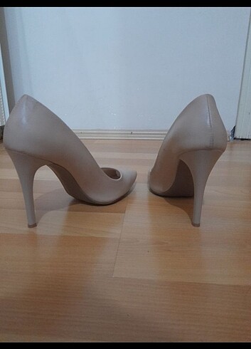 38 Beden ten rengi Renk Stiletto 