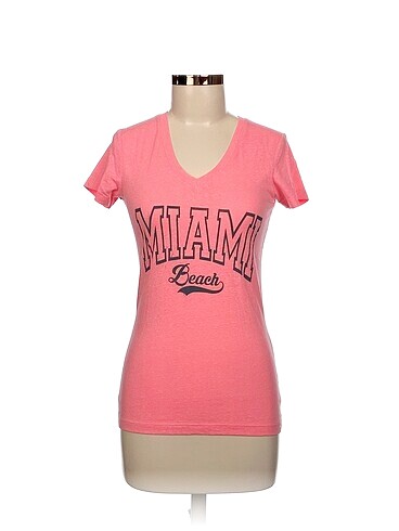 Diğer T-shirt %70 İndirimli.