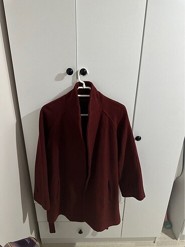 Bordo kuşaklı kaban