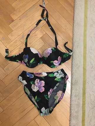 Zeki Bikini hasarsız