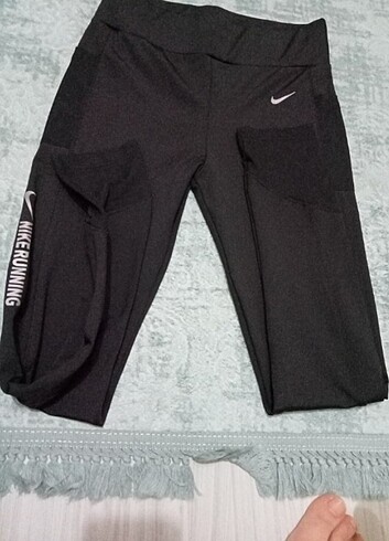 Nike taytl