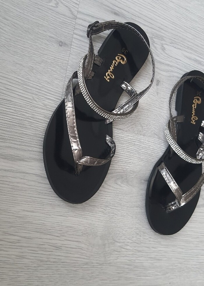 SANDALET TERLİK BAMBİ MARKA 36 NUMARA - Görsel 2