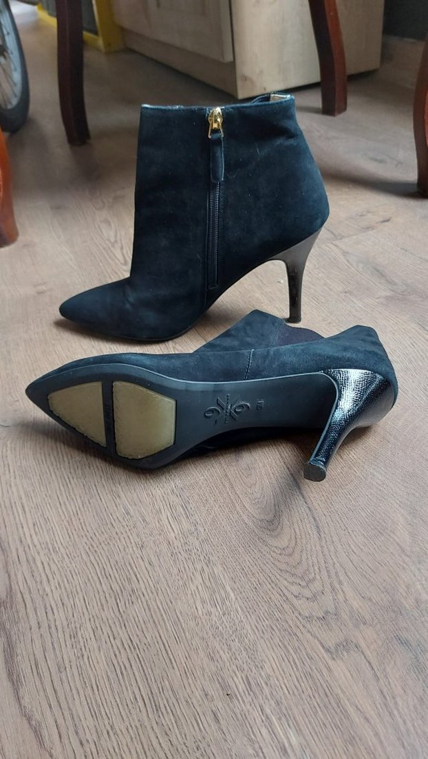 Siyah Süet Stiletto Topuklu Kadın Bot - Görsel 3