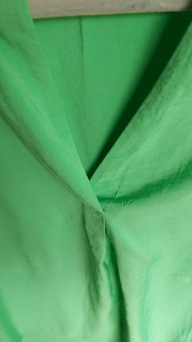 IPEKYOL Yeşil V Yaka Düğmeli Kadın Gömlek - Görsel 2