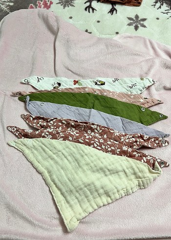 Nakışlı Çok Renkli Bebek Önlük Seti - Görsel 2