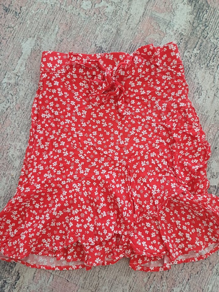 Kırmızı Çiçekli Fırfırlı Mini Etek - Görsel 2