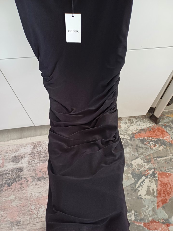 Siyah Drapeli V Yaka Midi Elbise - Görsel 3