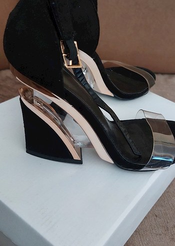 Siyah Topuklu Kadın Sandalet - Görsel 5