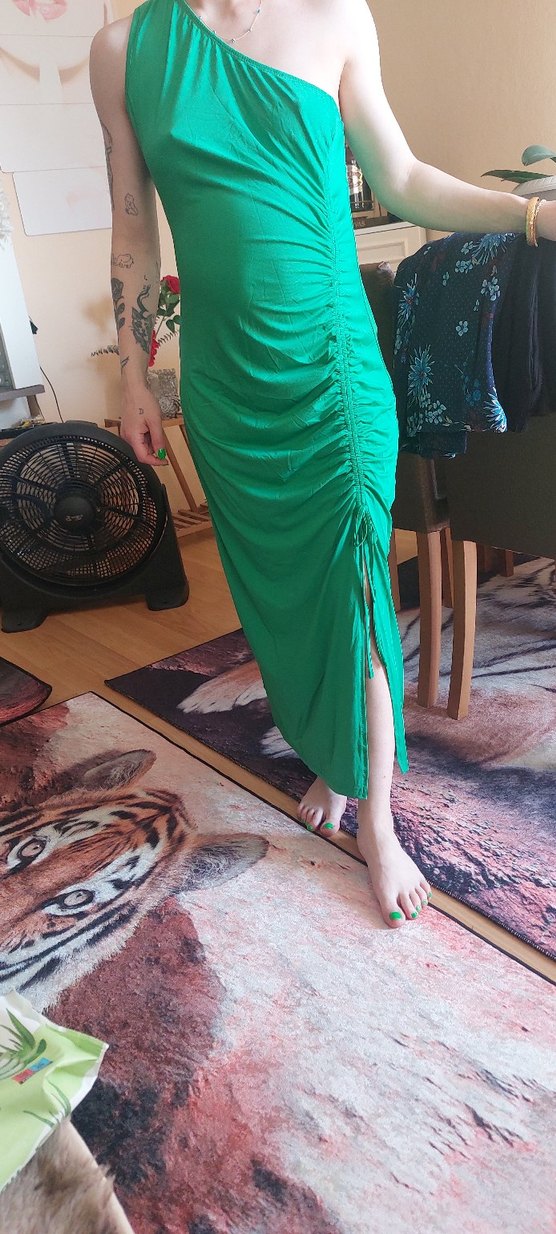 Yeşil Parlak V Yakalı Uzun Elbise - Görsel 2