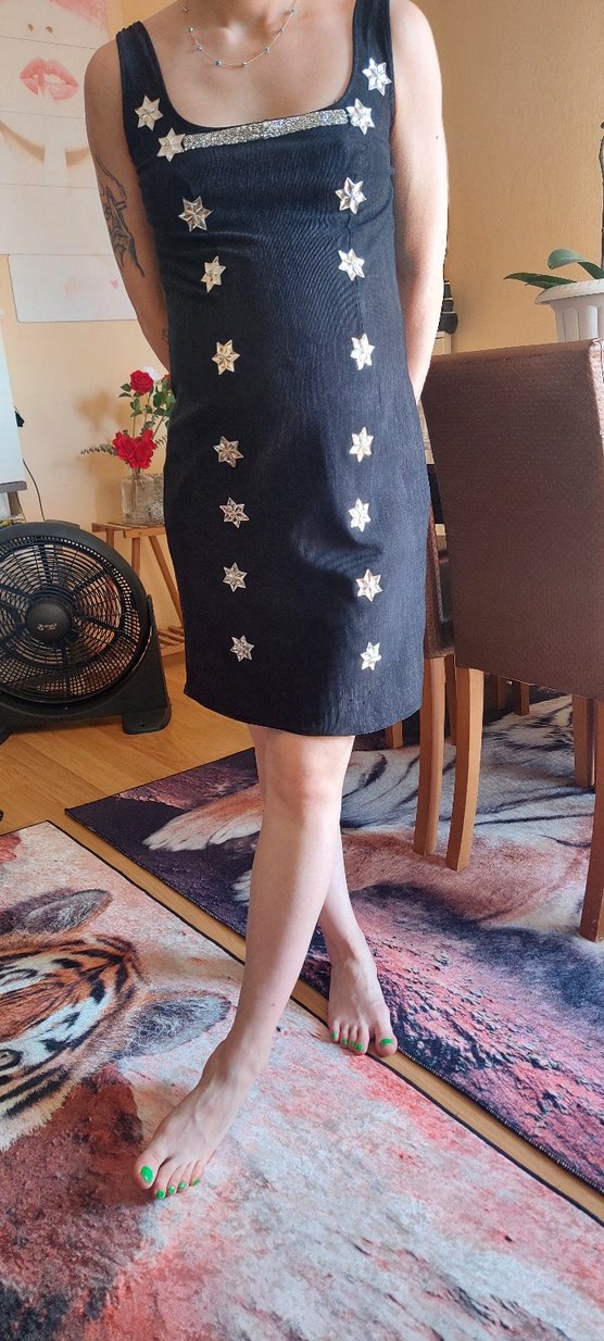 Düğmeli Siyah Nakışlı Denim Midi Elbise - Görsel 2