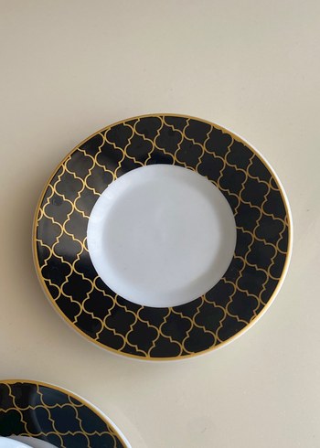 Siyah ve Altın Desenli Fincan ve Tabak Seti - Görsel 6