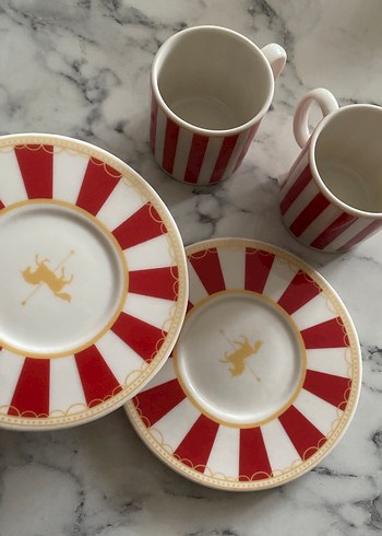 Kırmızı Çizgili Porselen Fincan Takımı - Görsel 4