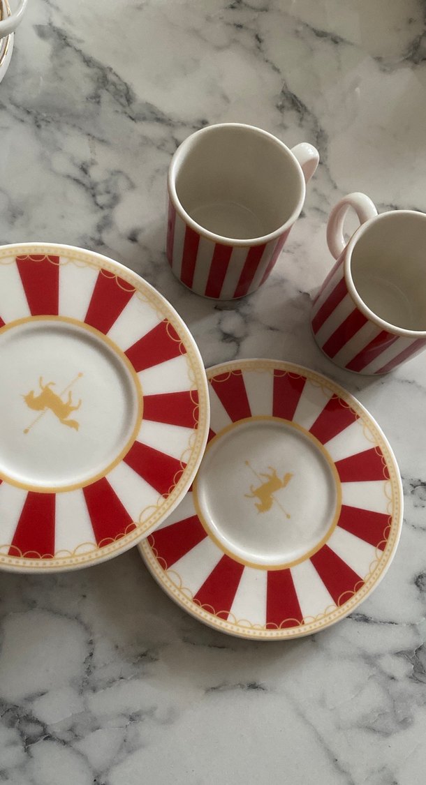 Kırmızı Çizgili Porselen Fincan Takımı - Görsel 4