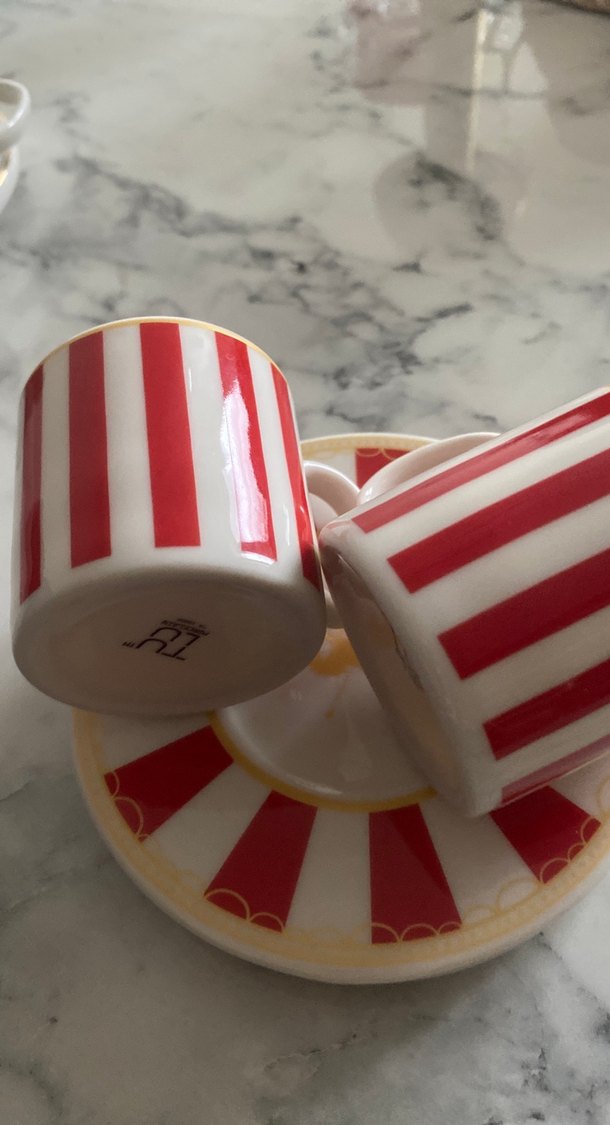 Kırmızı Çizgili Porselen Fincan Takımı - Görsel 2