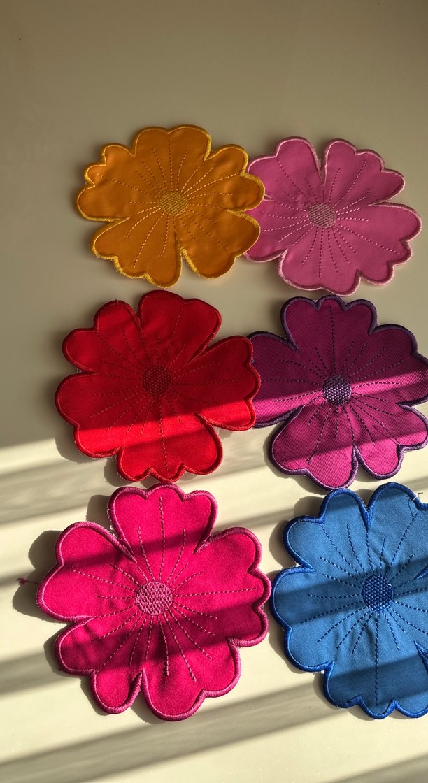 Renkli Çiçek Desenli sunum peçete - Görsel 2