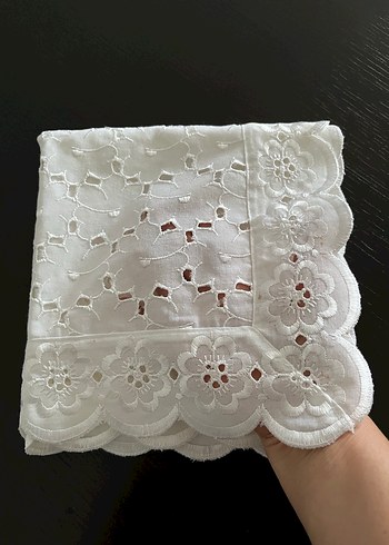 Beyaz Küpür Masa Örtüsü - Görsel 8