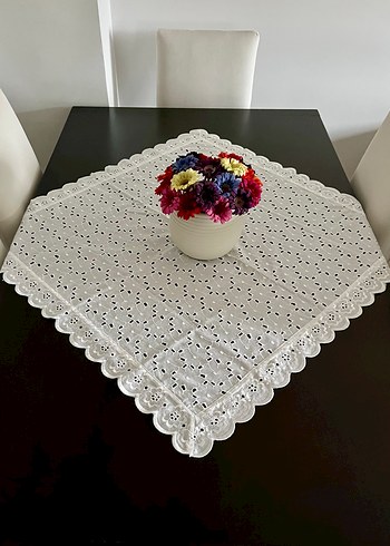 Beyaz Küpür Masa Örtüsü - Görsel 2