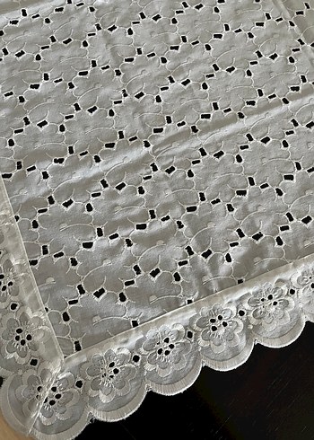 Beyaz Küpür Masa Örtüsü - Görsel 6