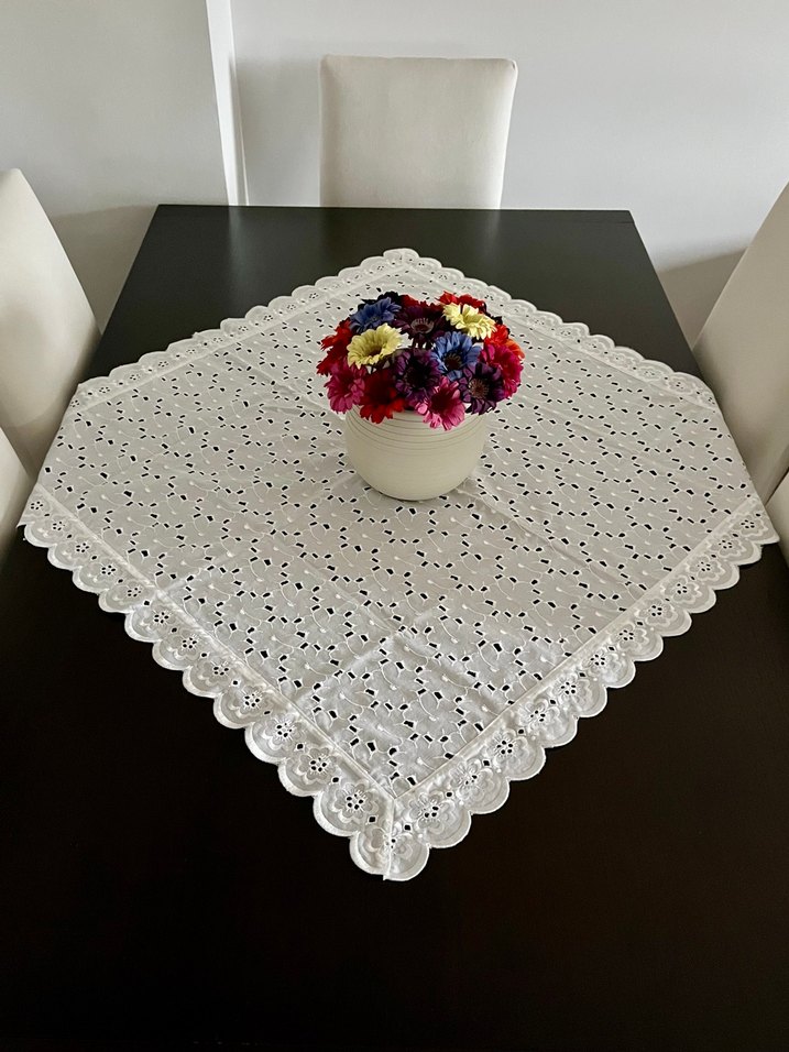 Beyaz Küpür Masa Örtüsü - Görsel 2