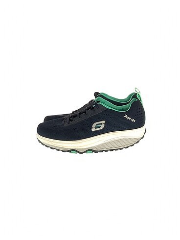 Skechers Spor Ayakkabı %70 İndirimli.