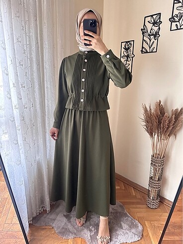 Belden Lastikli Düğme Detaylı Etek Takım