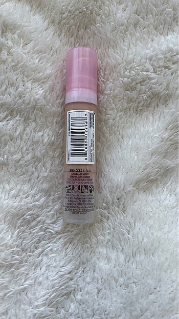 NYX Nyx Bare With Me Kapatıcı