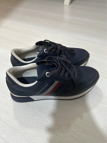 39 Beden Tommy lacivert ayakkabı
