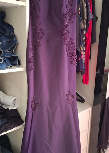 Mor Drape İşlemeli Straplez Uzun Elbise