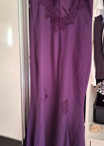 42 Beden Mor Drape İşlemeli Straplez Uzun Elbise