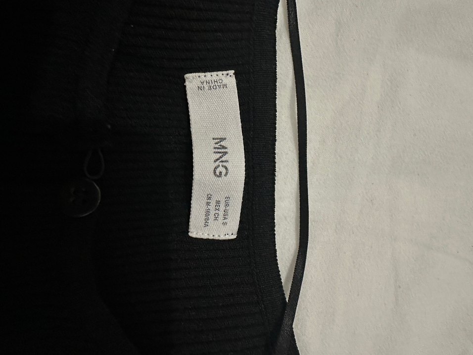 Düğmeli Siyah Kadın hırka - Görsel 2