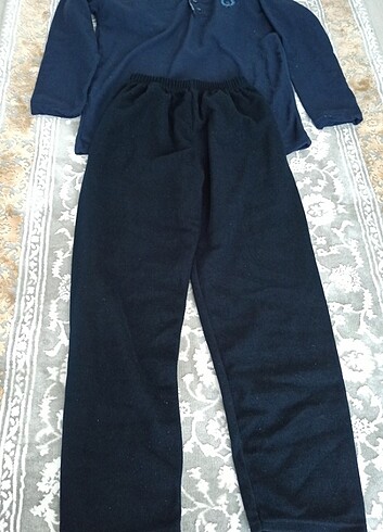 Yenidir hiç giyilmedi arkasında çizik var ben alırken de öyleydi - Görsel 2