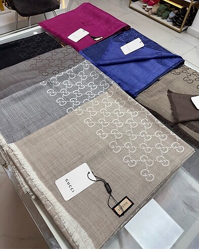 İthal Gucci marka krem rengi şal - Görsel 9