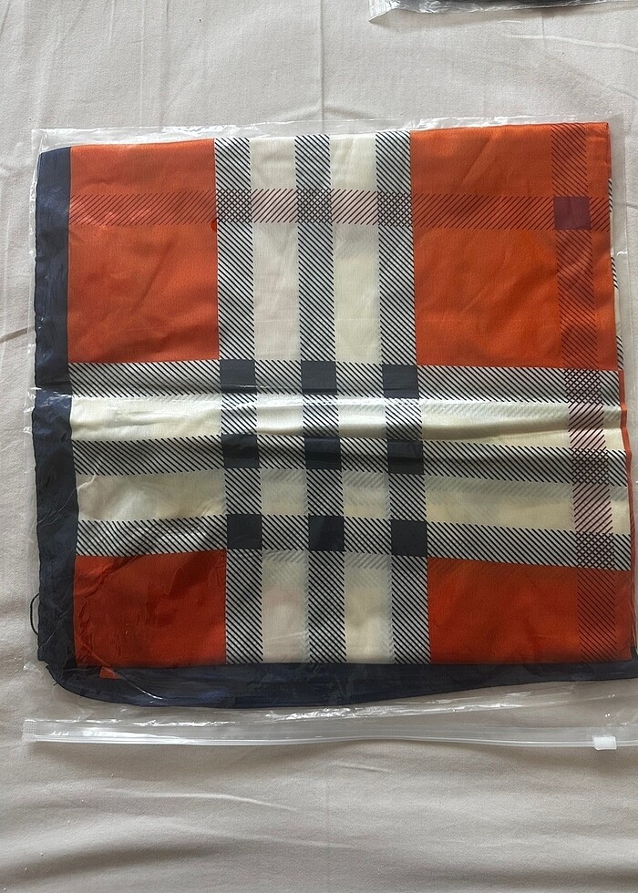 Burberry Vual ipek şal - Görsel 4