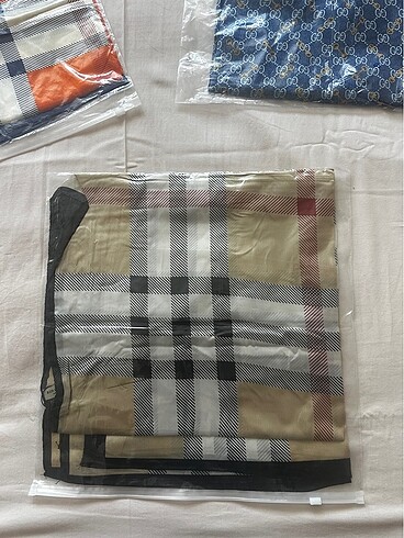 Burberry vual ipek şal - Görsel 6