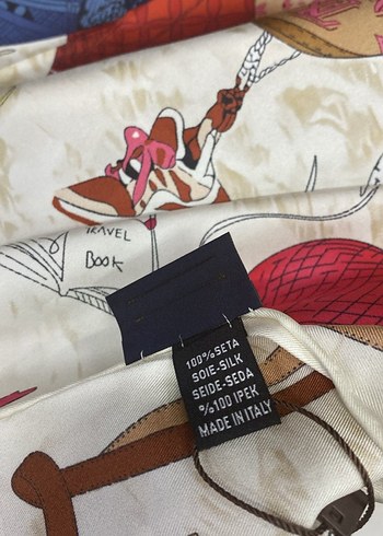 Louis Vuitton marka tivil ipek başörtü - Görsel 6