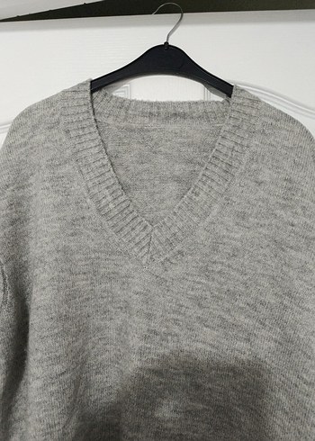 Gri V Yaka Kadın Örgü Kazak - Görsel 2