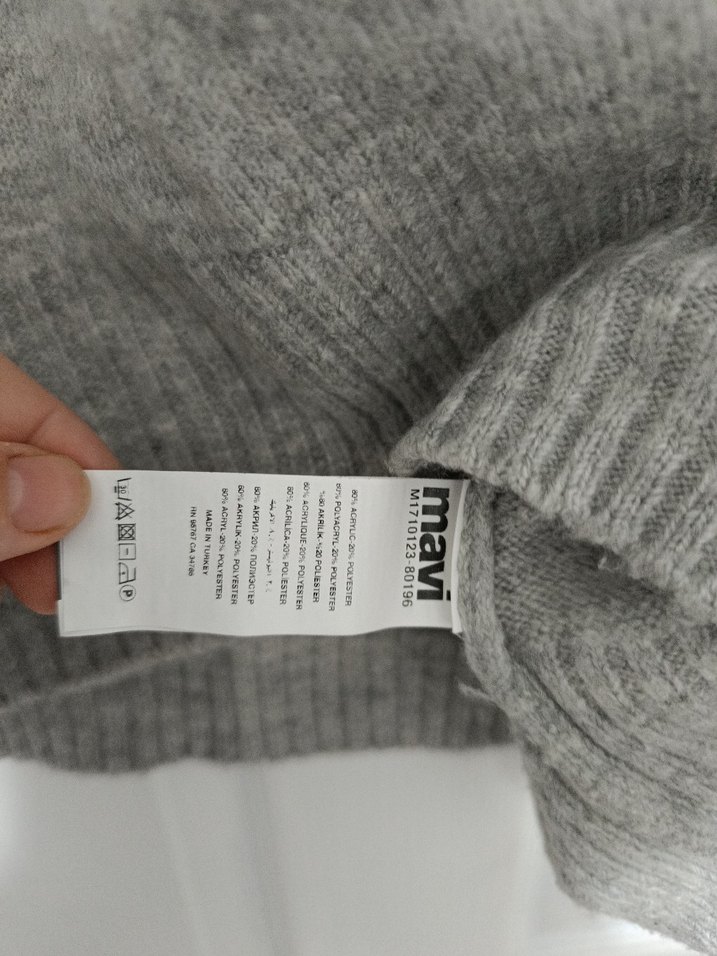 Gri V Yaka Kadın Örgü Kazak - Görsel 3