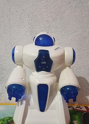 Eğitici robot oyuncak