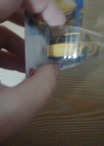 Beden Sarı Hot Wheels BMW 2002 Oyuncak Araba