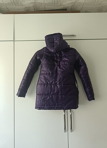 Zara Mont 