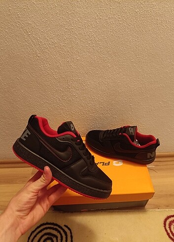 Nike Siyah Spor Ayakkabı
