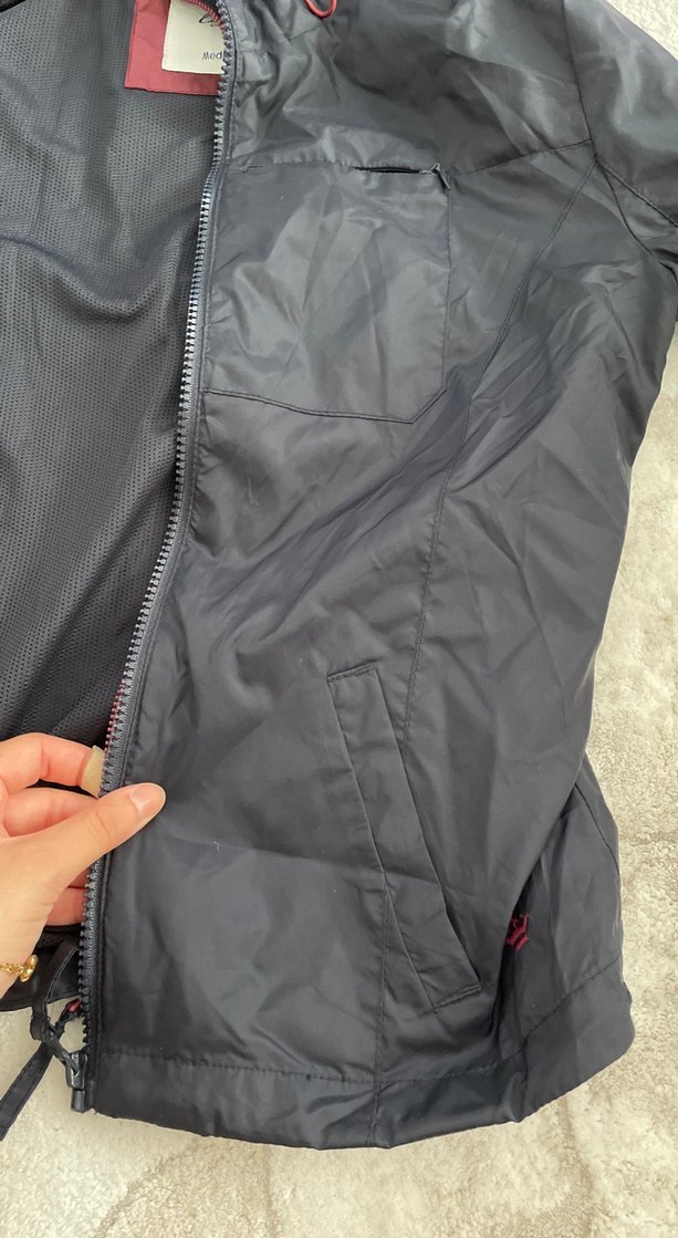 Fermuarlı Gri yağmurluk - Görsel 4