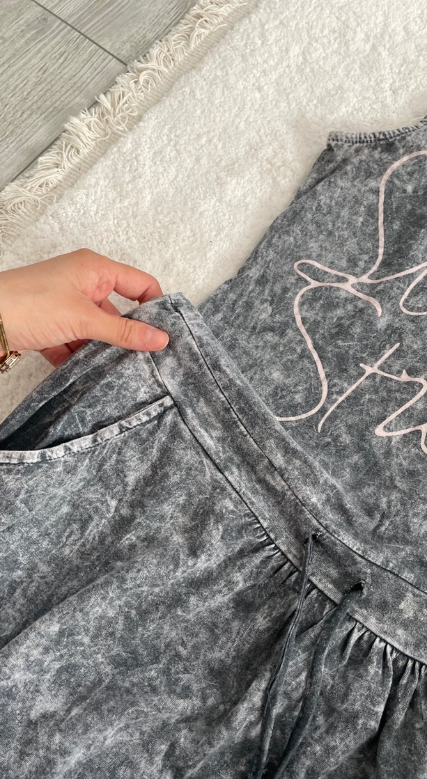 Gri Kolsuz Nakışlı Hamile Elbisesi - Görsel 5