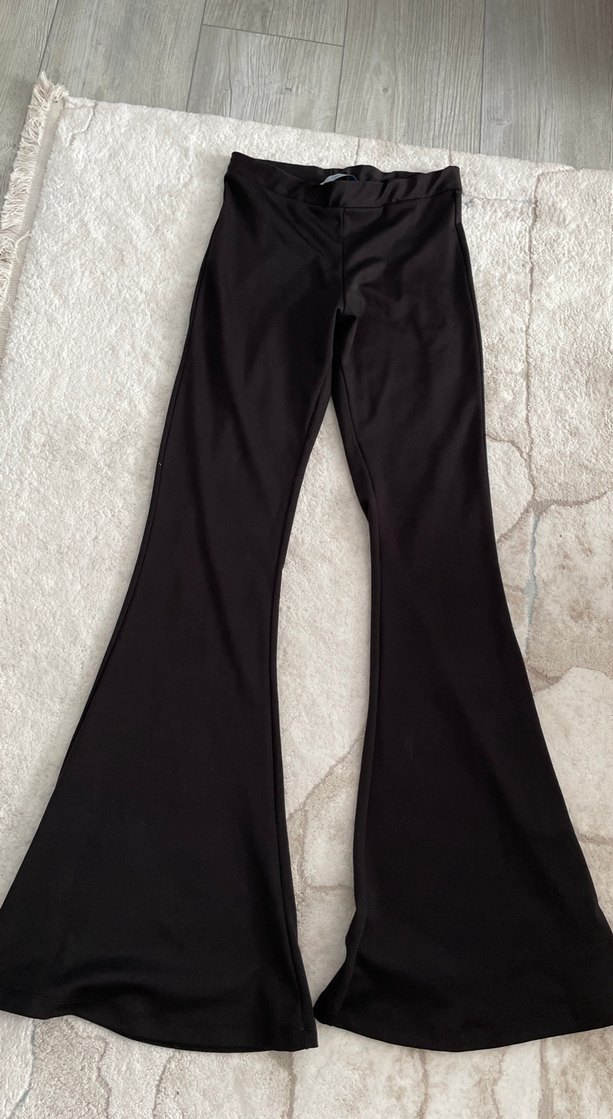 Kadın Siyah Drapeli Geniş Paça Pantolon - Görsel 2