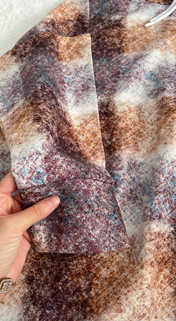 Kapüşonlu Batik Desenli Kadın Panço - Görsel 2