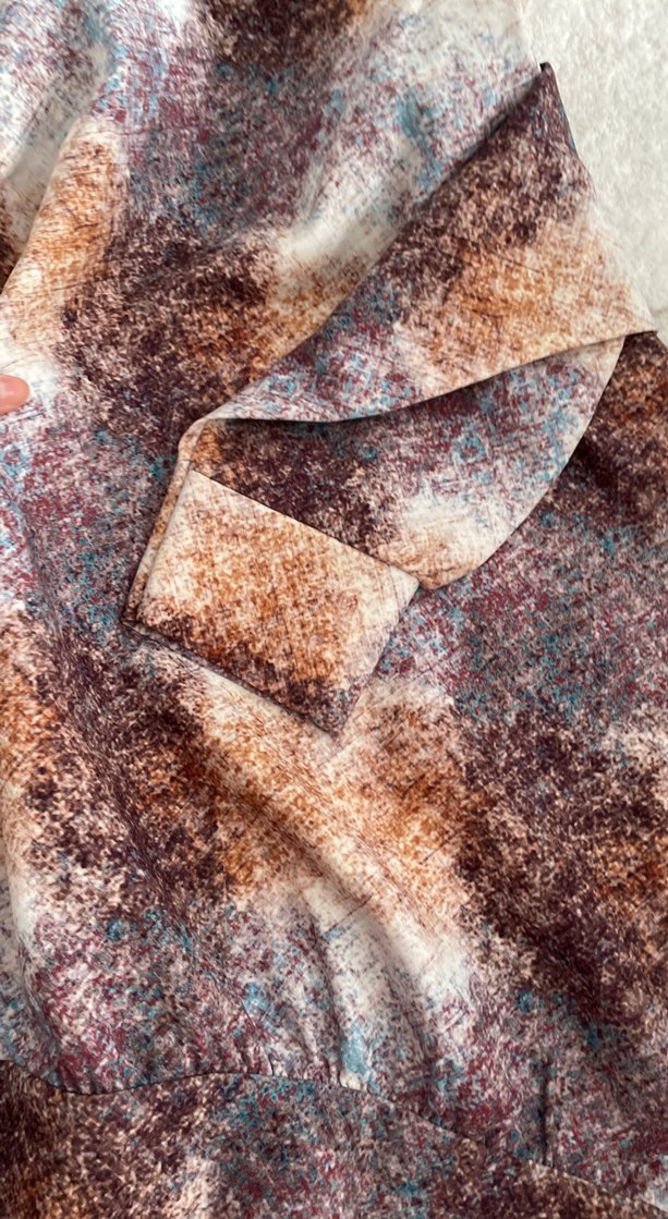 Kapüşonlu Batik Desenli Kadın Panço - Görsel 4